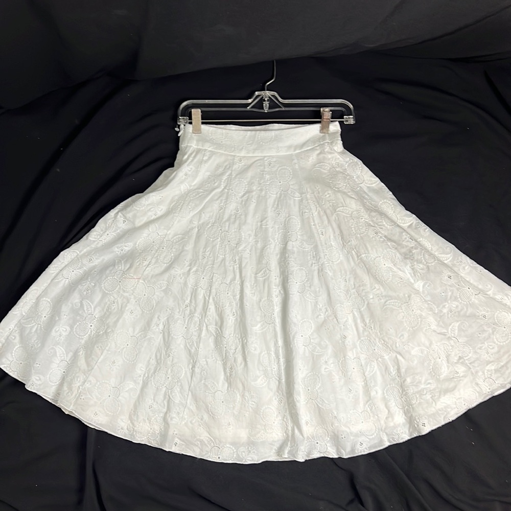 Trina turk white eyelet circle skirt size 2 nwot